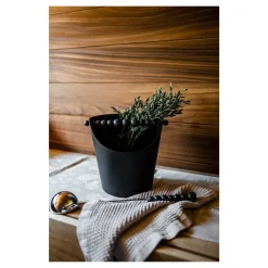 AARIKKA SAUNAKIULU NUPPU KORK. 28CM 6L MUSTA