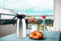 AIRAM CAFEA TERÄSTERMOSKAADIN 1,5 L