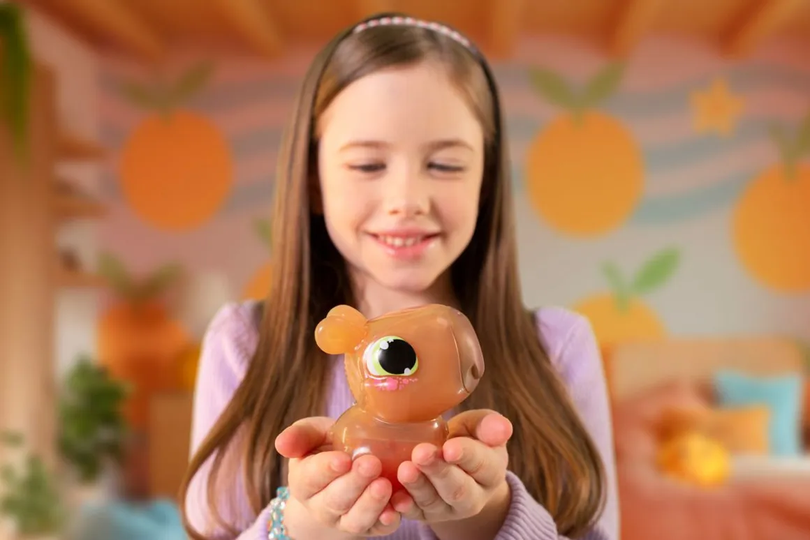 ANIMAGIC LET'S GLO CAPYBARA