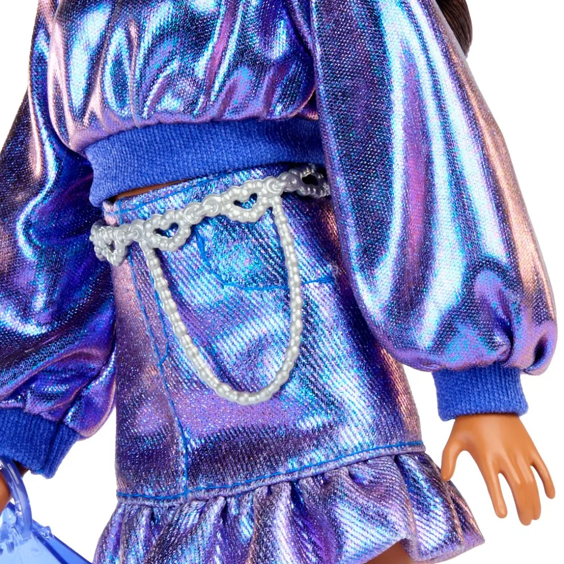 BARBIE DELUXE STYLE -NUKKE SINISESSÄ ASUSSA