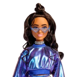 BARBIE DELUXE STYLE -NUKKE SINISESSÄ ASUSSA