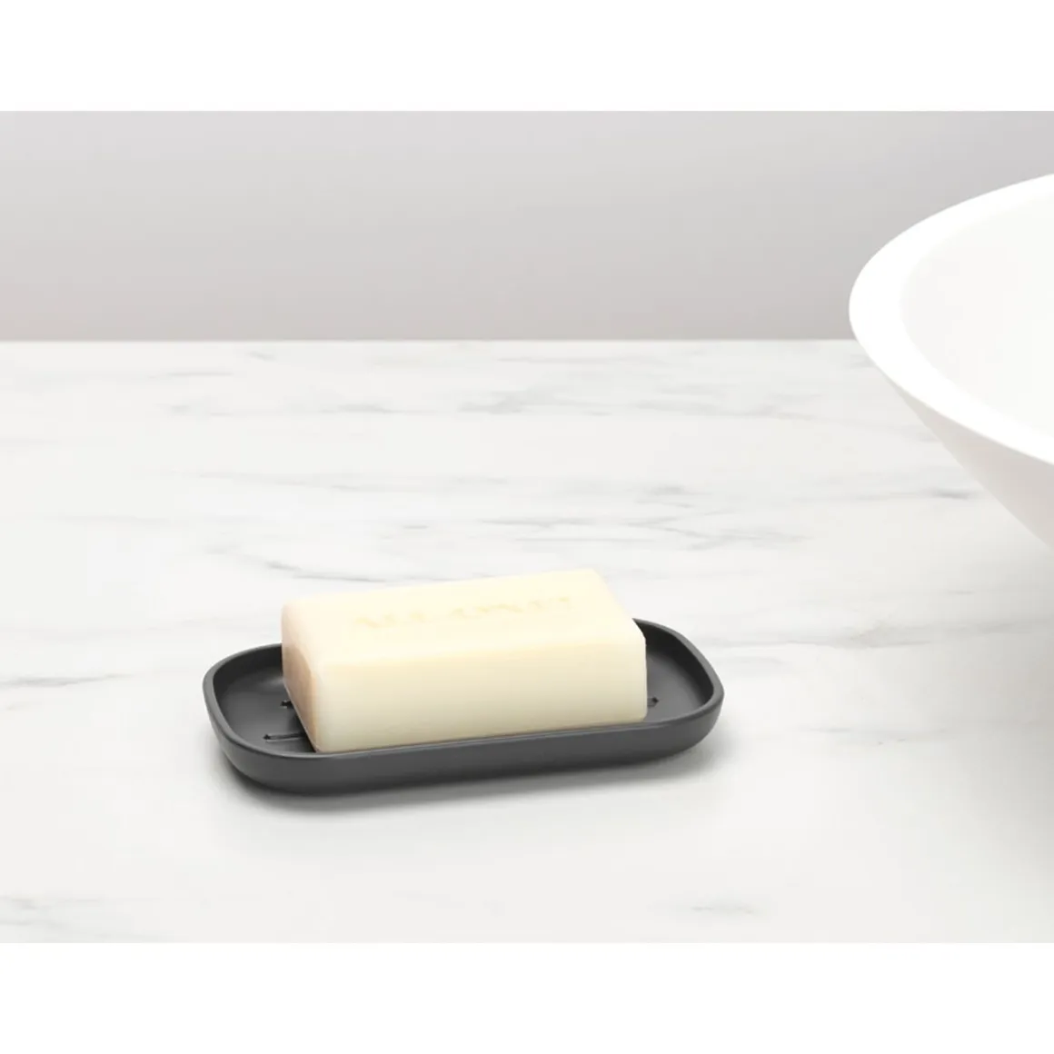 BRABANTIA RENEW SAIPPUAKUPPI TUMMANHARMAA