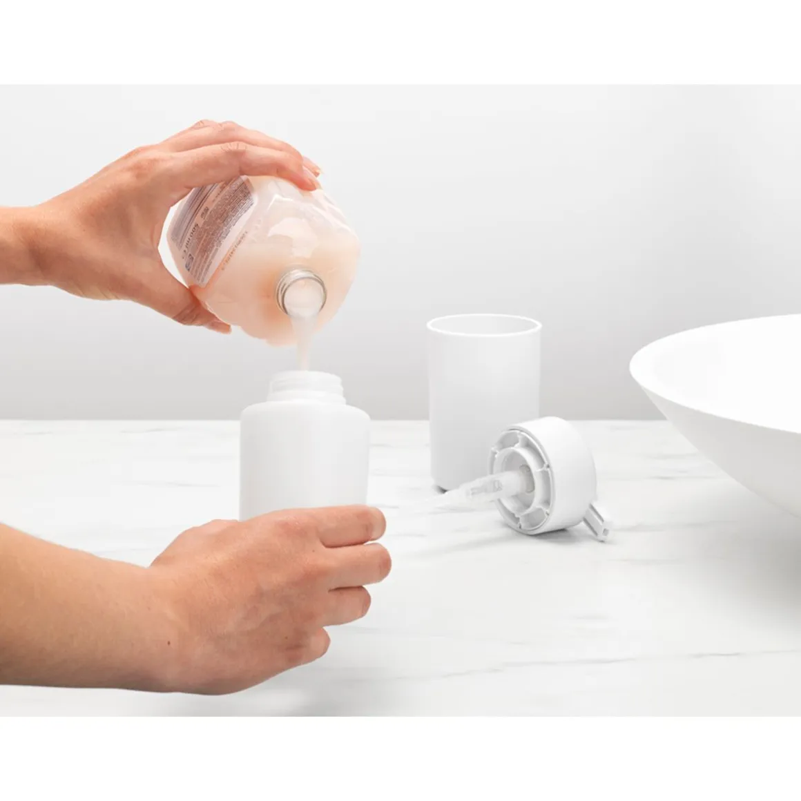BRABANTIA RENEW SAIPPUAPUMPPU VALKOINEN
