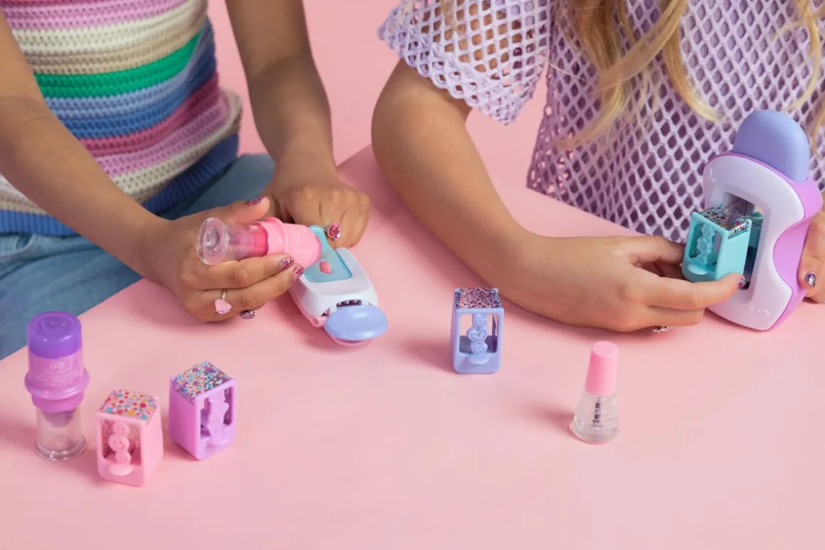 COOL MAKER GO GLAM MANI-MASK KYNSISTUDIO
