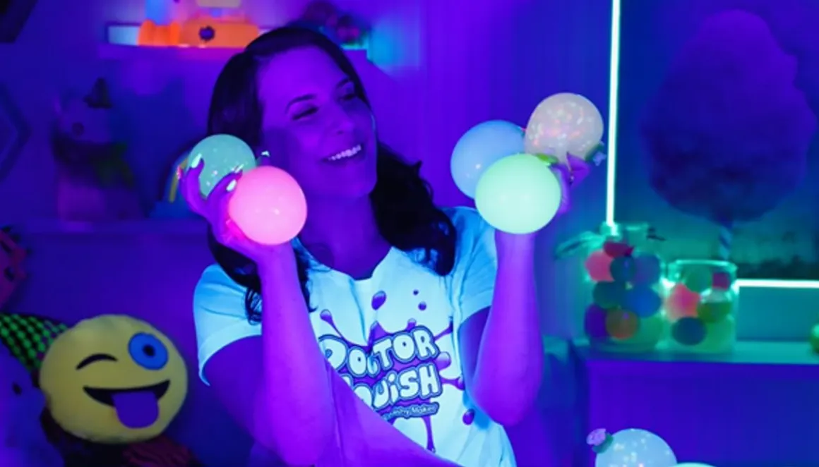 DR.SQUISH DOCTOR SQUISH GLOW IT SQUISHY MAKER STATION