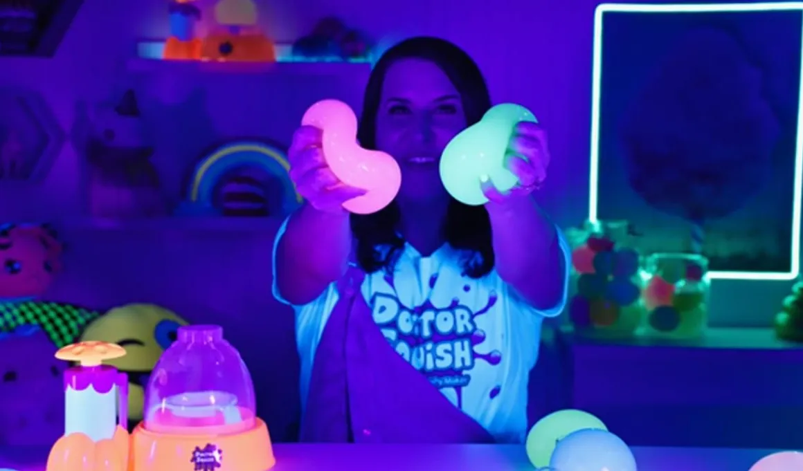 DR.SQUISH DOCTOR SQUISH GLOW IT SQUISHY MAKER STATION