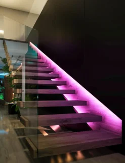EGLO FLEXIBLE STRIPE VALONAUHA RGB 8M KAUKOSÄÄTIMELLÄ