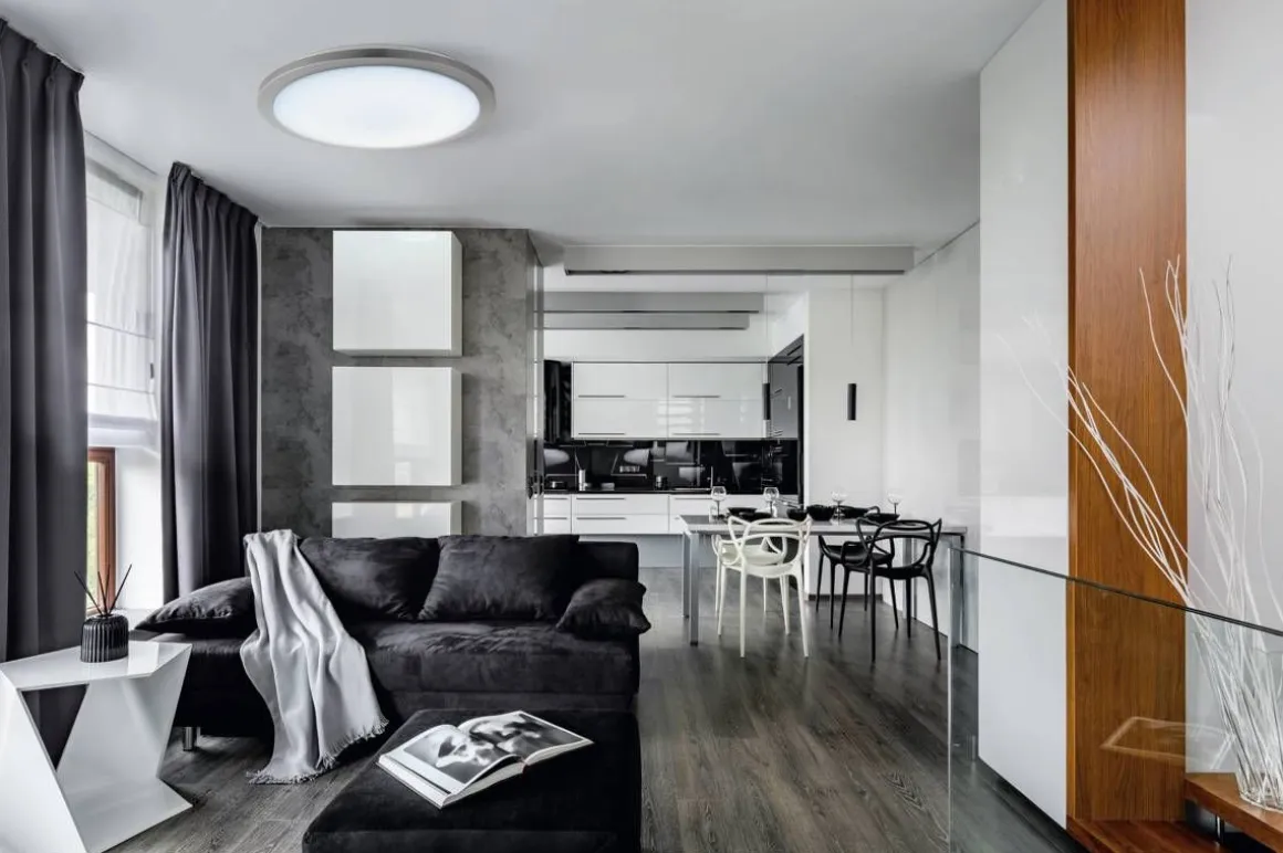 EGLO KATTOVALAISIN COMPETA-ST LED 37W HOPEA/VALKOINEN