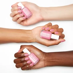 ESSIE 17 MUCH, MUCHI KYNSILAKKA