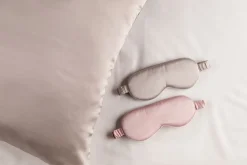 FANNI K  UNIMASKI SILK VAALEANPUNAINEN