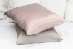 FANNI K TYYNYLIINA SILK 50X60CM HARMAA