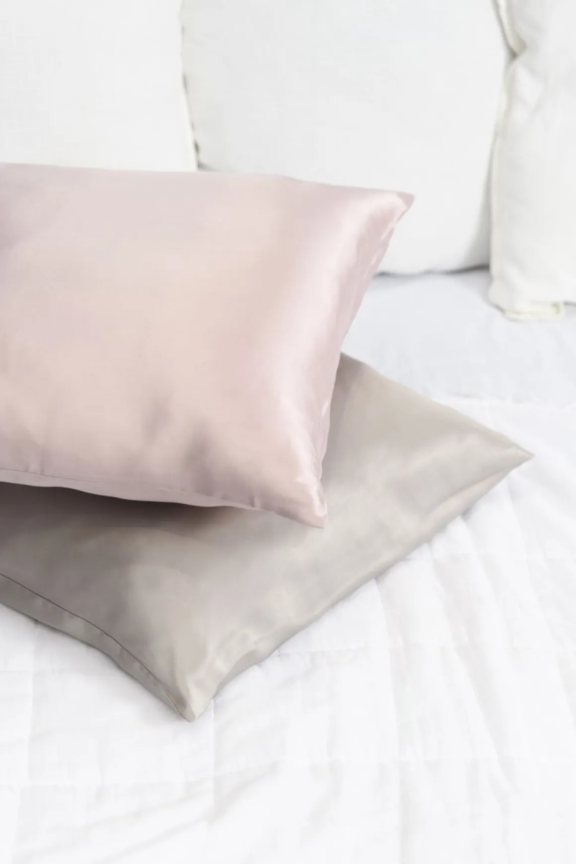 FANNI K TYYNYLIINA SILK 50X60CM HARMAA