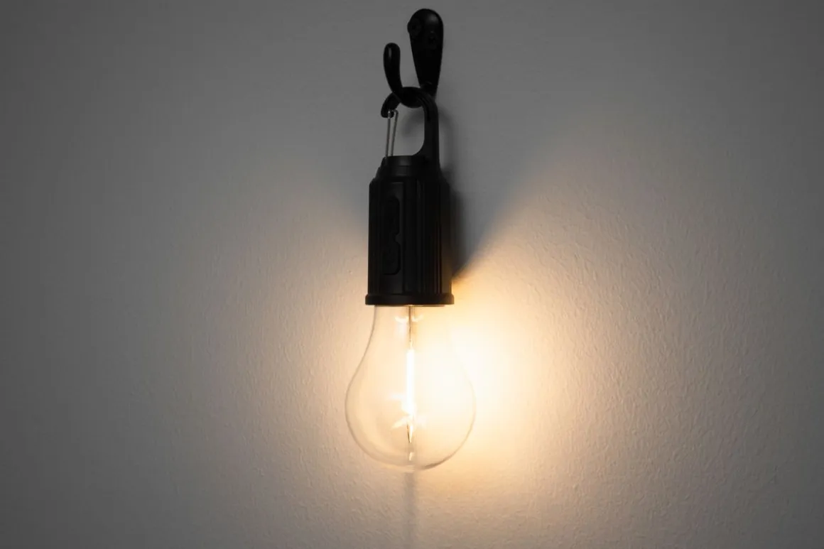 FINNLUMOR VALAISIN EDISON LADATTAVA