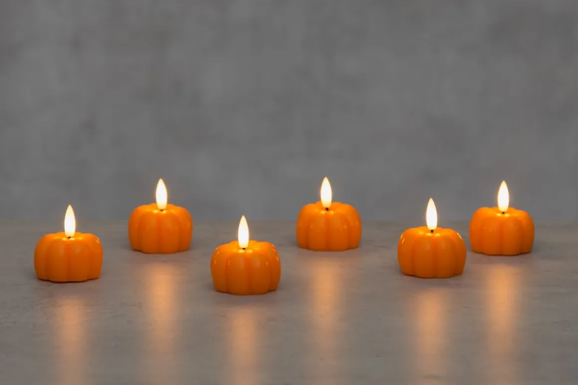 FINNLUMOR HALLOWEEN LED KURPITSA 3D LIEKILLÄ 5,5X6 CM