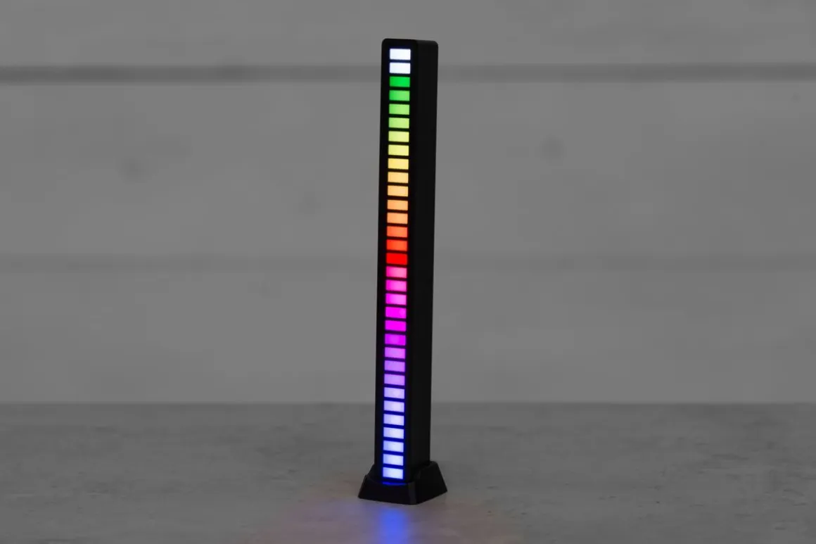 FINNLUMOR PÖYTÄVALAISIN RGB LADATTAVA