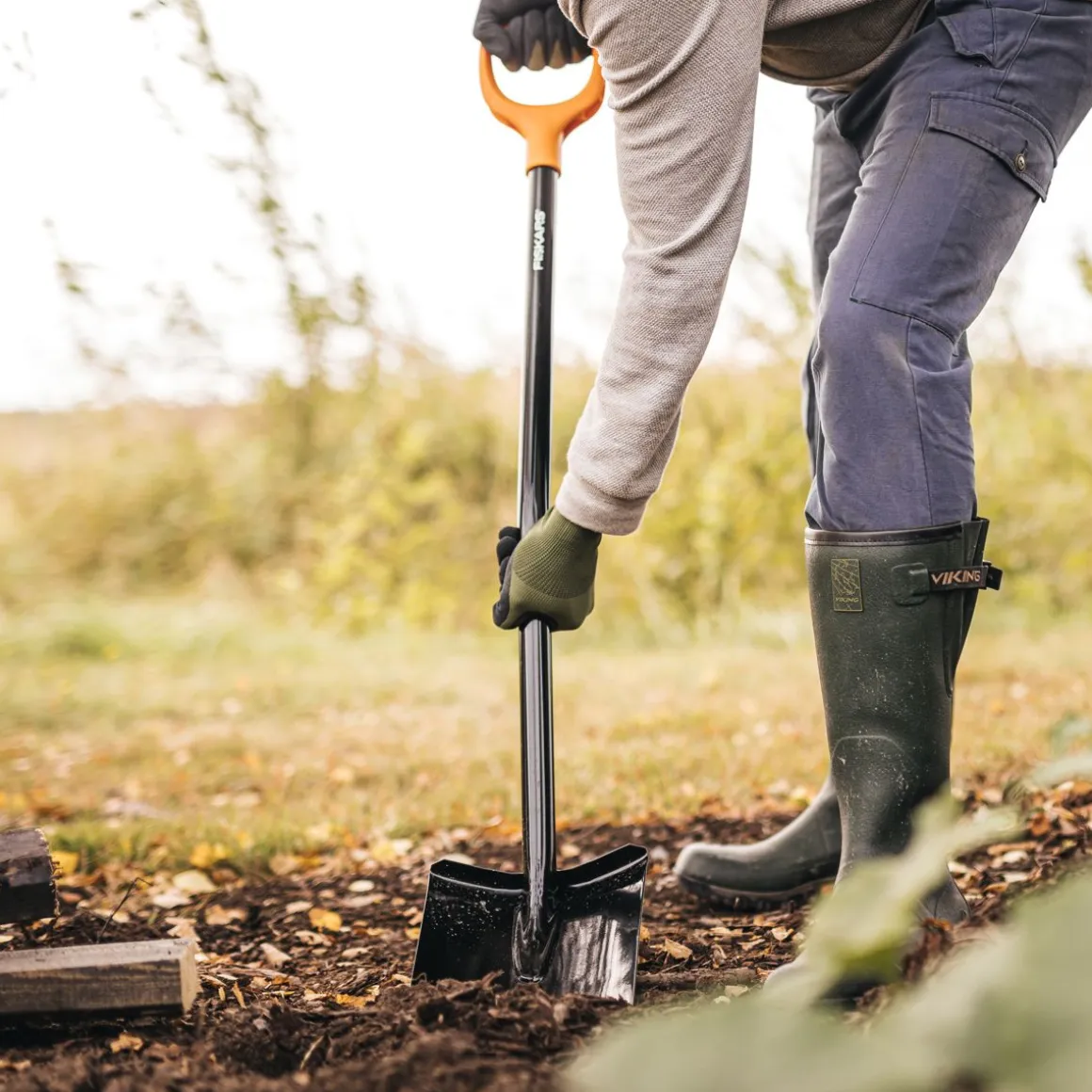 FISKARS SOLID+ PISTOLAPIO PITKÄVARTINEN 1067517