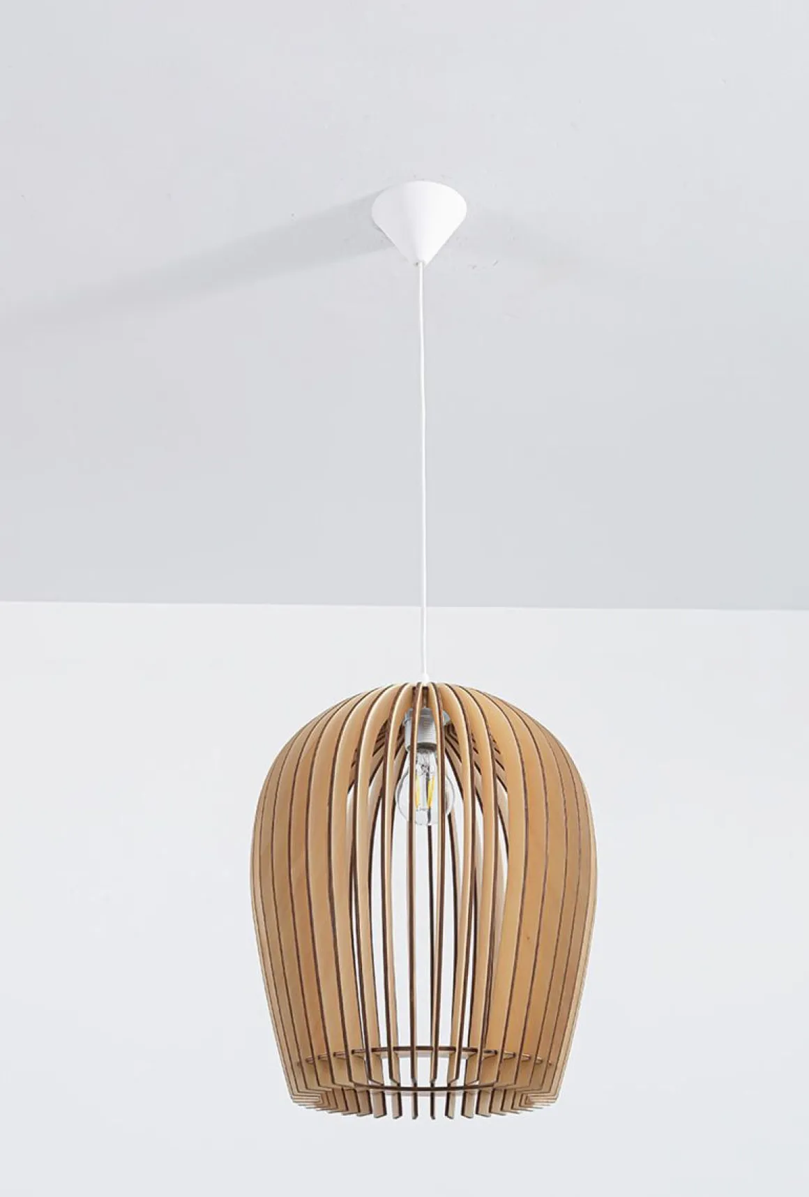 FOCUSLIGHT LUMME RIIPPUVALAISIN 34 CM PUU