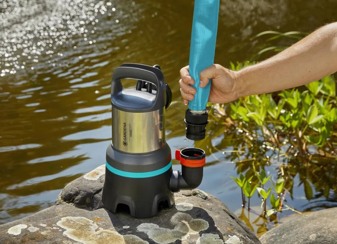 GARDENA UPPOPUMPPU 16000 LIKAVESI, 450 W, 16 000 L/H, 0,7 BAR