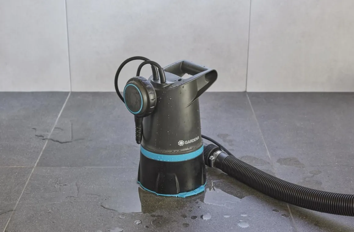 GARDENA UPPOPUMPPU BASIC 2 IN 1