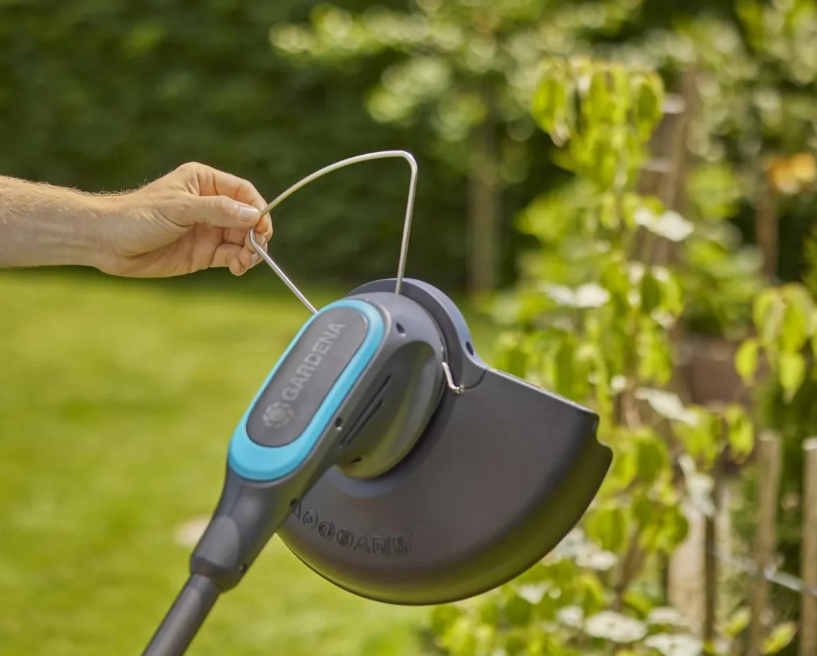 GARDENA AKKUTRIMMMERI POWERTRIM 30/18V SET