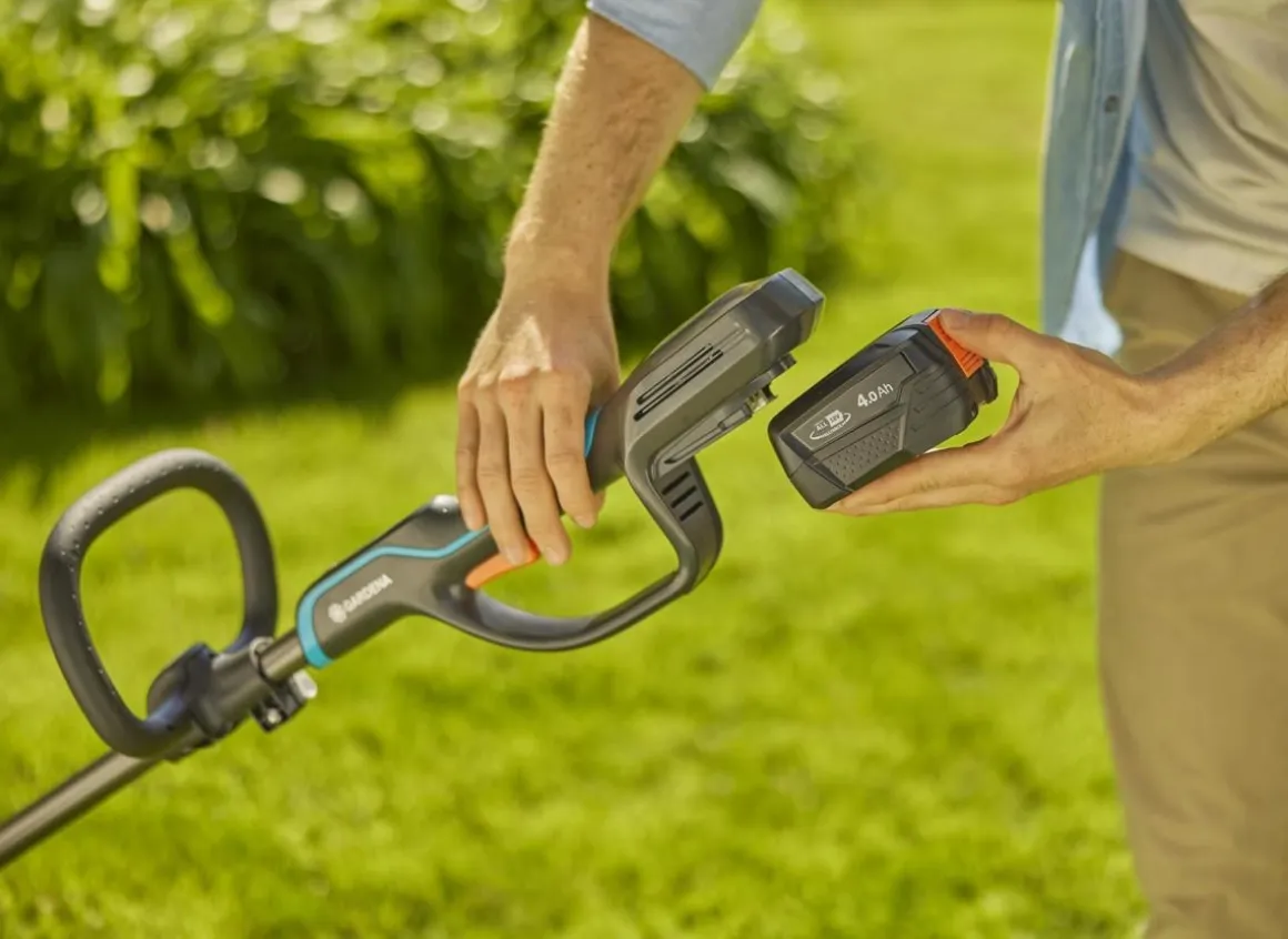 GARDENA AKKUTRIMMMERI POWERTRIM 30/18V SET