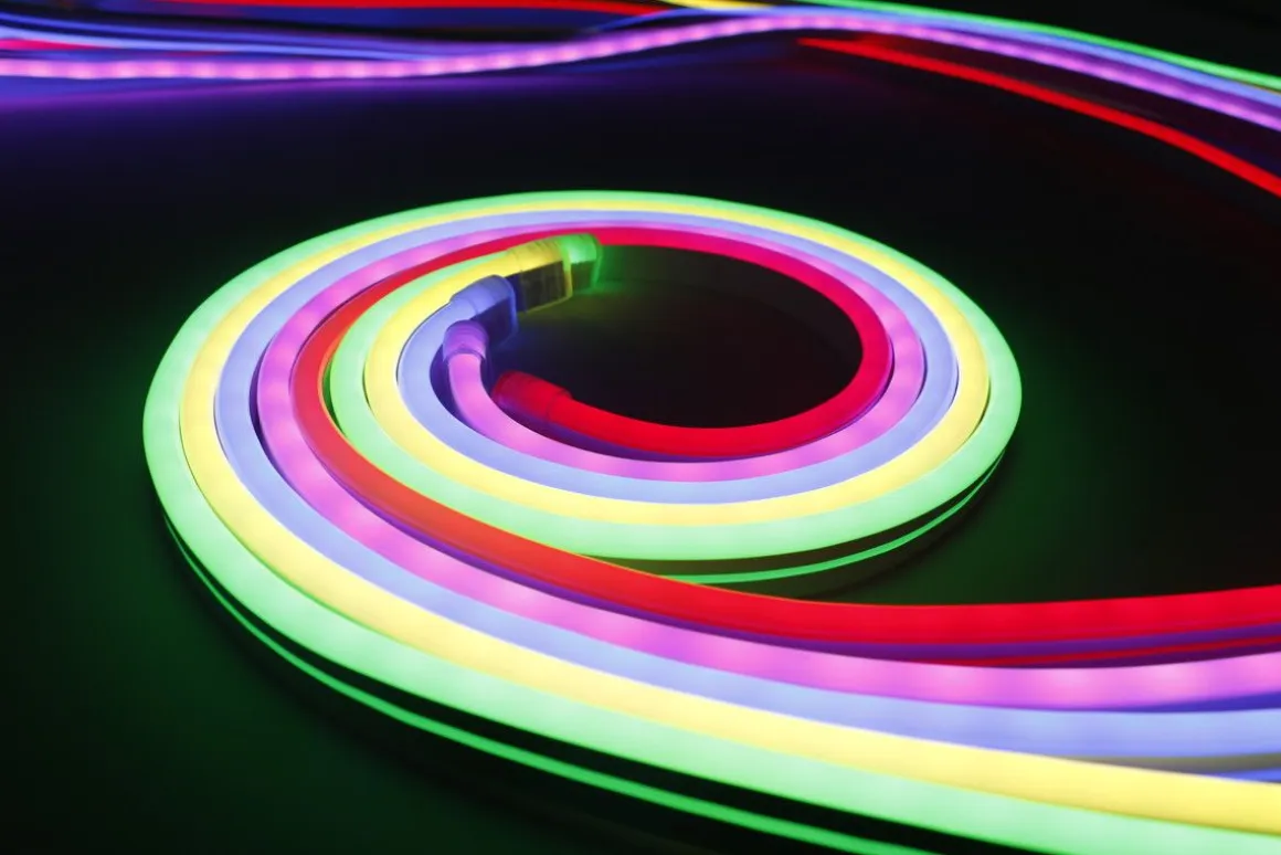 LED ENERGIE LED-NAUHA NEON 3M KAUKOSÄÄTIMELLÄ IP44/IP65 RGB+WW
