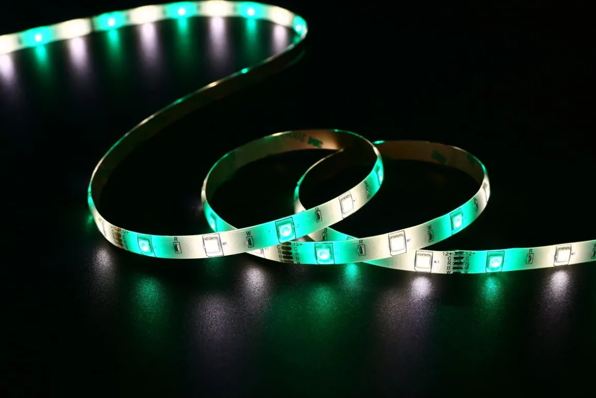 LED ENERGIE VALONAUHASARJA RGB+W 21,6W 3M
