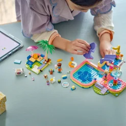 LEGO 42676 HAUSKA PÄIVÄ VESIPUISTOSSA