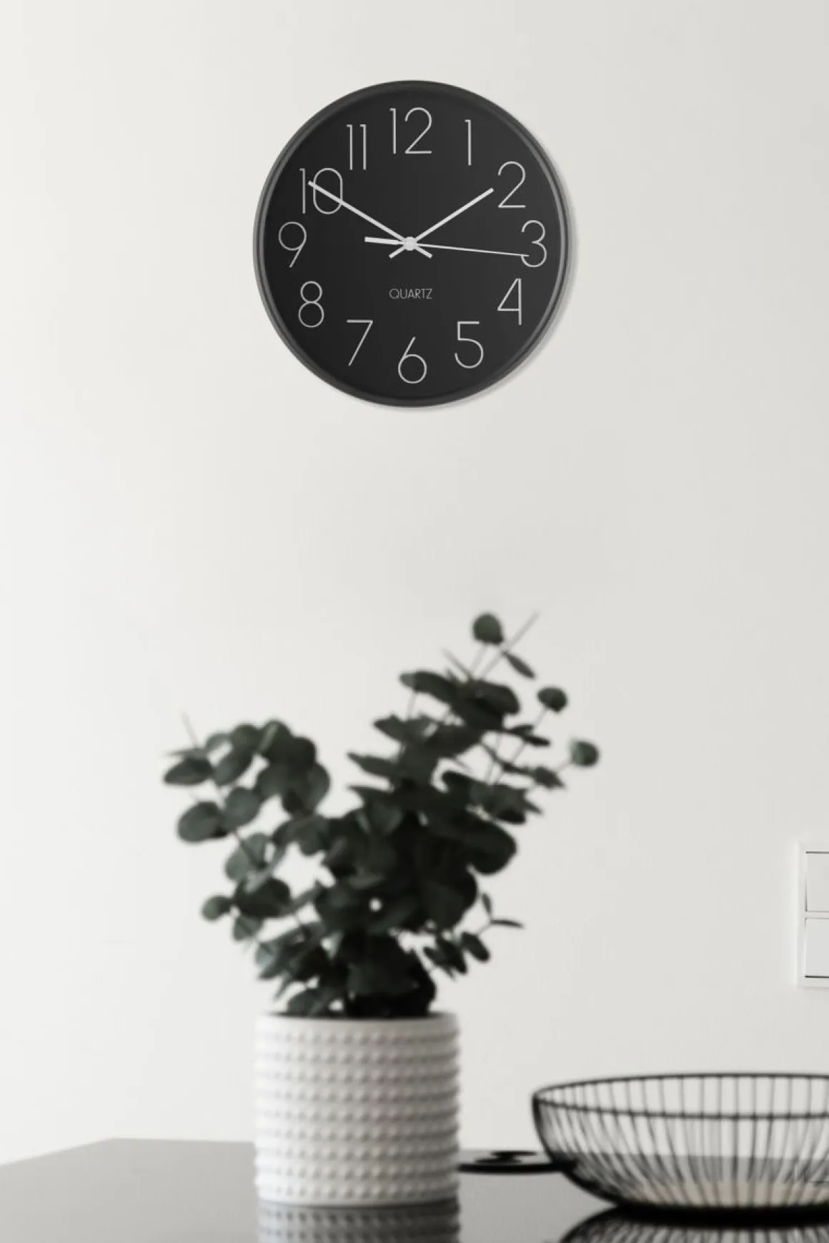 4LIVING SEINÄKELLO HOUR MUSTA 25 CM