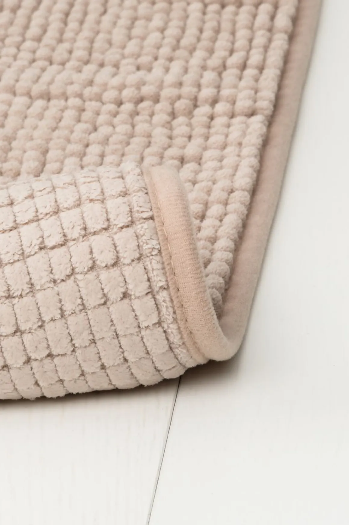 4LIVING KYLPYHUONEMATTO CHENILLE 50X80 CM BEIGE