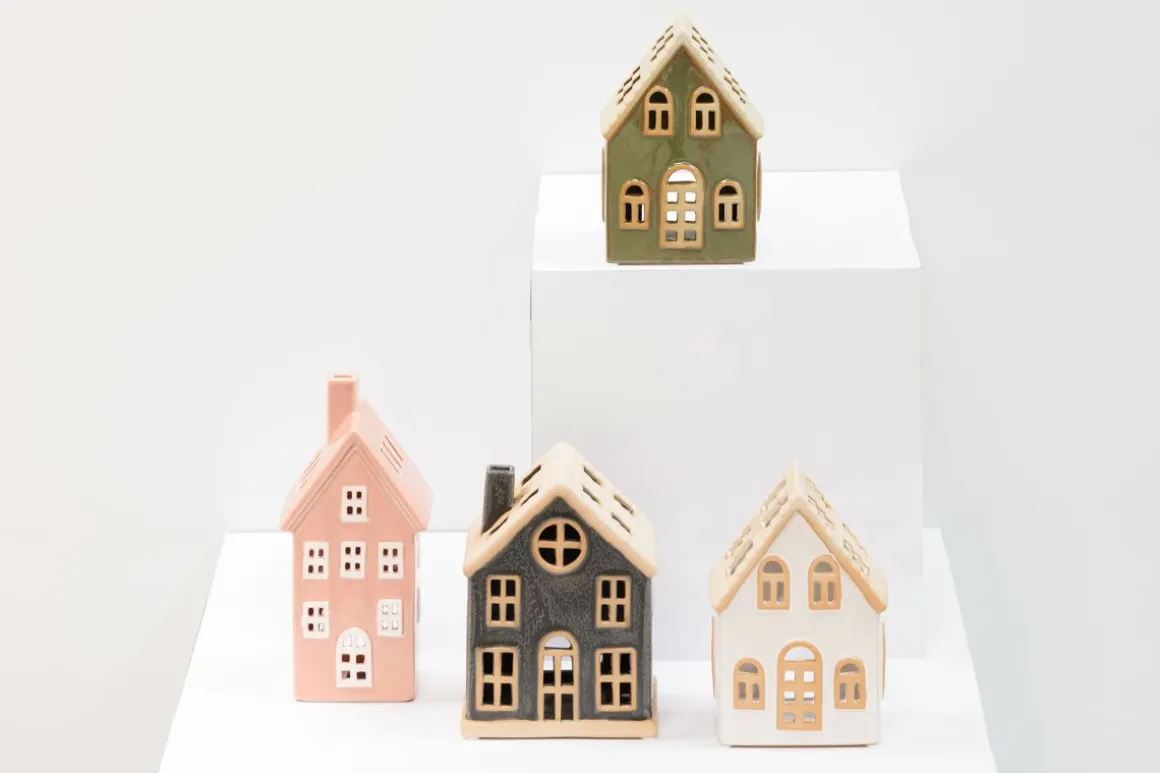 4LIVING TALOLYHTY COPENHAGEN VAALEANPUNAINEN 19 CM