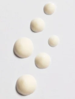 LUMENE VALO HELEYTTÄVÄ SILMÄNYMPÄRYSVOIDE 15 ML