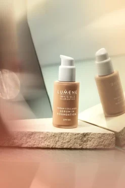 LUMENE  INVISIBLE ILLUMINATION SEERUMIMEIKKIVOIDE SPF30 0.5 30 ML