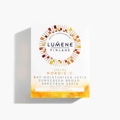 LUMENE VALO HELEYTTÄVÄ PÄIVÄVOIDE SK15 50 ML