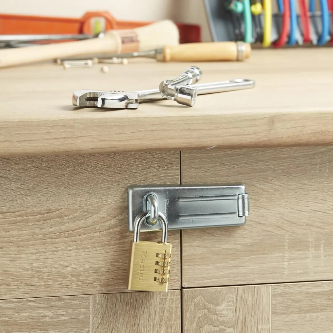 MASTERLOCK RIIPPULUKKO NUMEROLUKITUKSELLA 604EURD 40MM