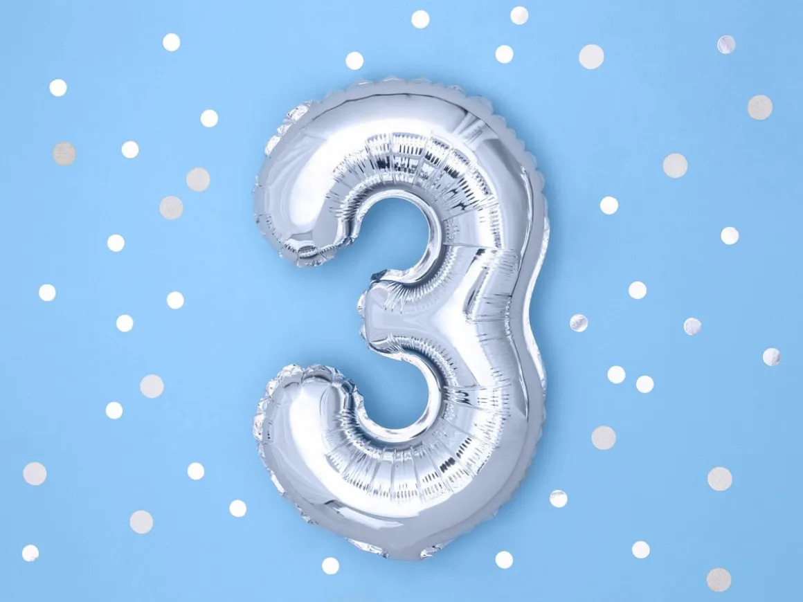NUMEROFOLIO 3 HOPEANVÄRINEN ILMATÄYTTEINEN 35 CM