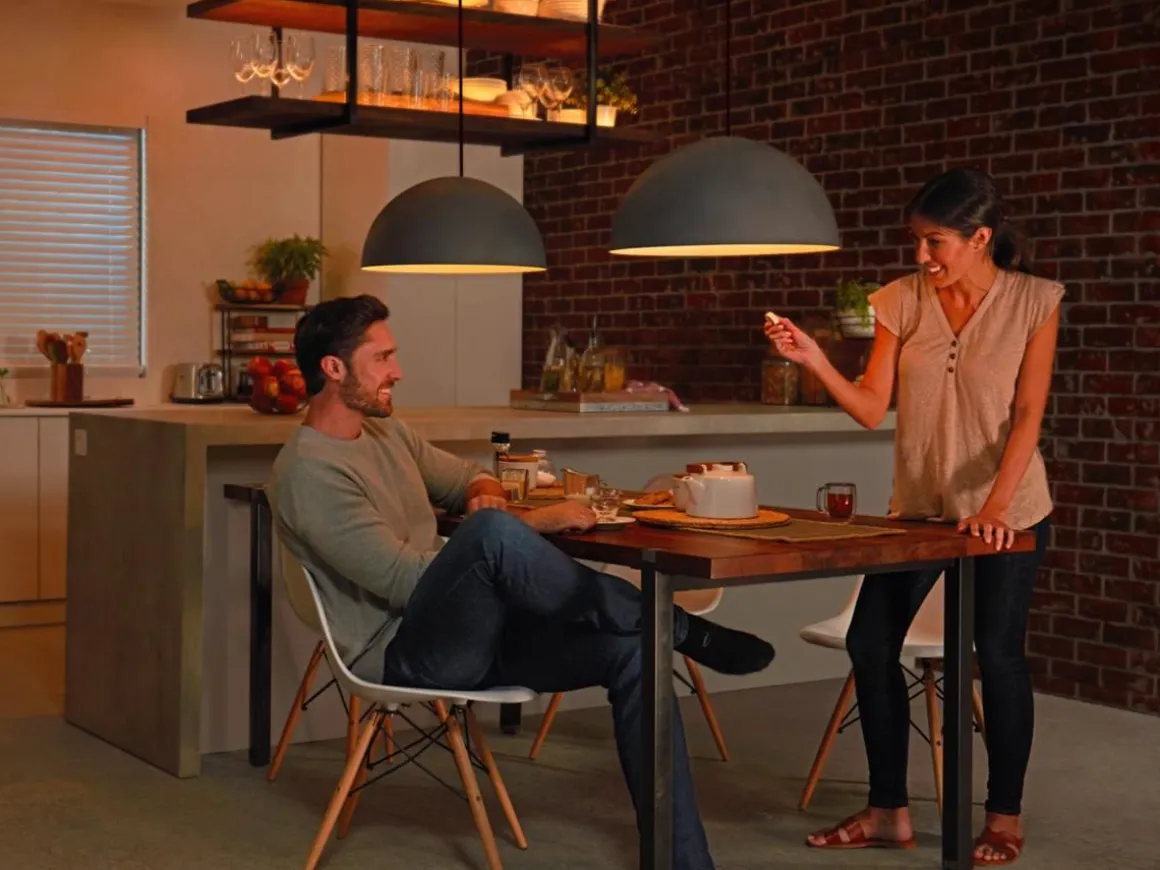 PHILIPS HUE WHITE AMBIANCE ALOITUSPAKKAUS