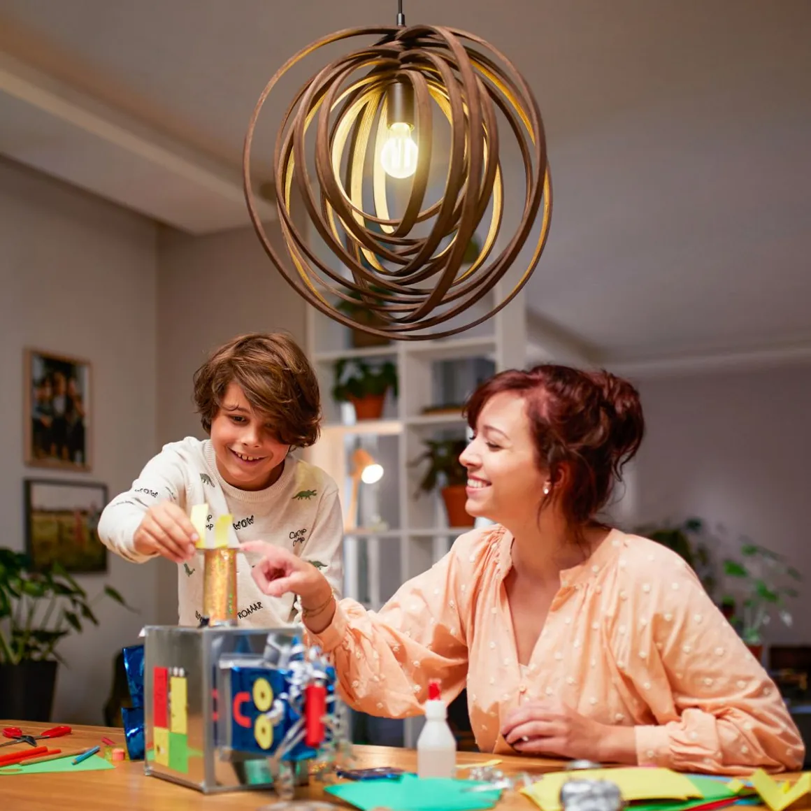 PHILIPS LED LAMPPU ULTRA EFFICIENT 2,3W E14 485LM 2700K