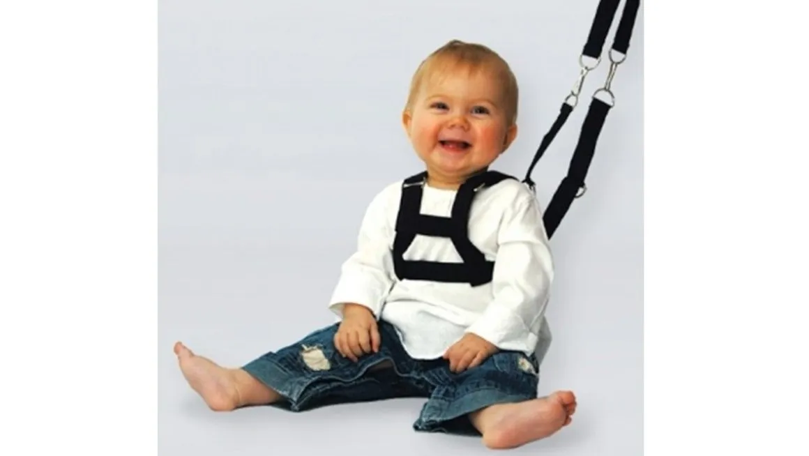 PIKKU-PIIA TURVAVALJAAT MUSTA