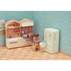 SYLVANIAN FAMILIES MAALAISTALON KEITTIÖ JÄÄKAAPILLA