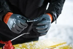 TEGERA 8834R-8 NEULEKÄSINE TALVIVUORELLA KOKO 8 KOSKETUSNÄYTTÖOMINAISUUS