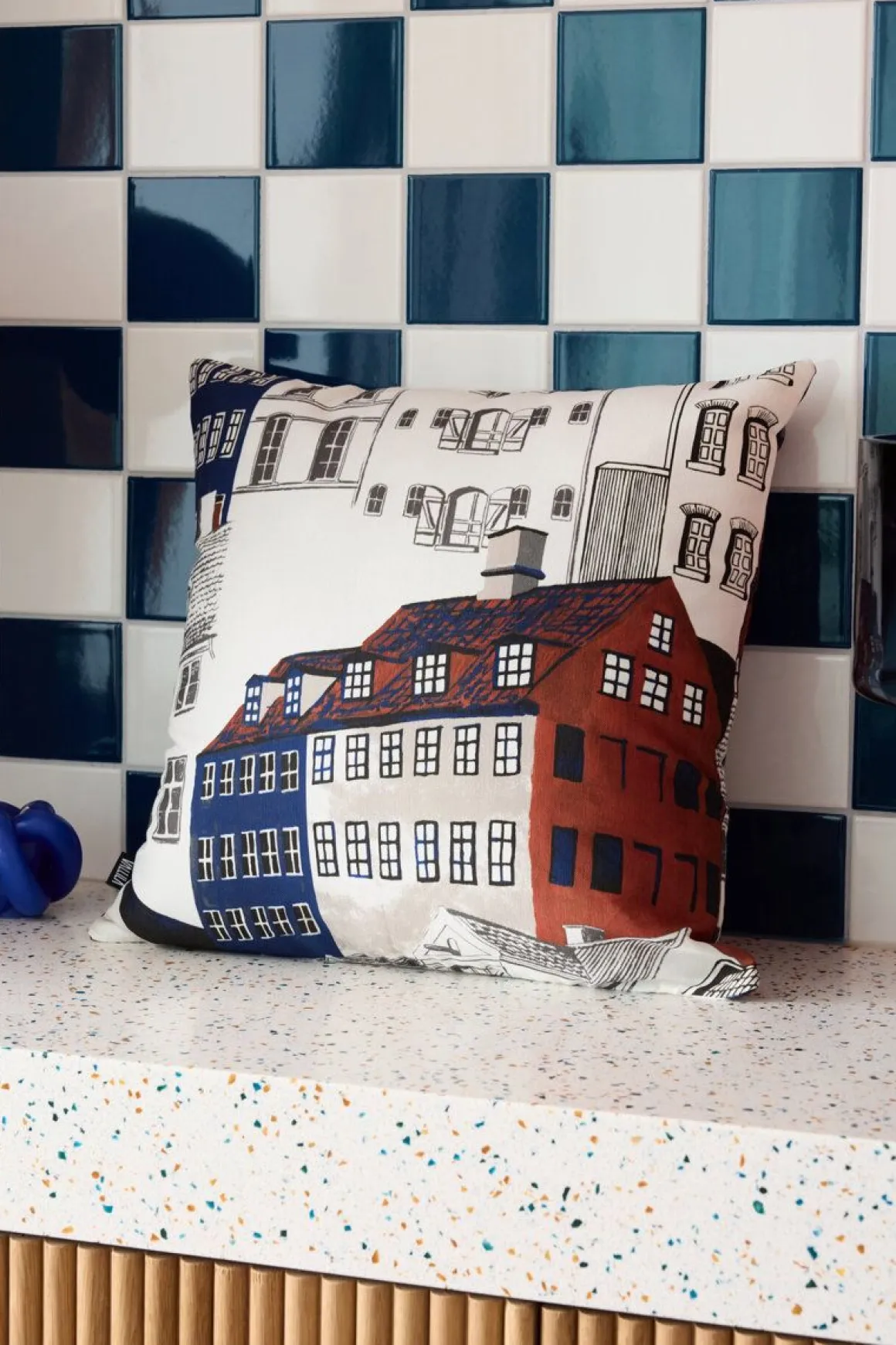 VALLILA KORISTETYYNYNPÄÄLLINEN KOBENHAVN 43X43CM MULTI